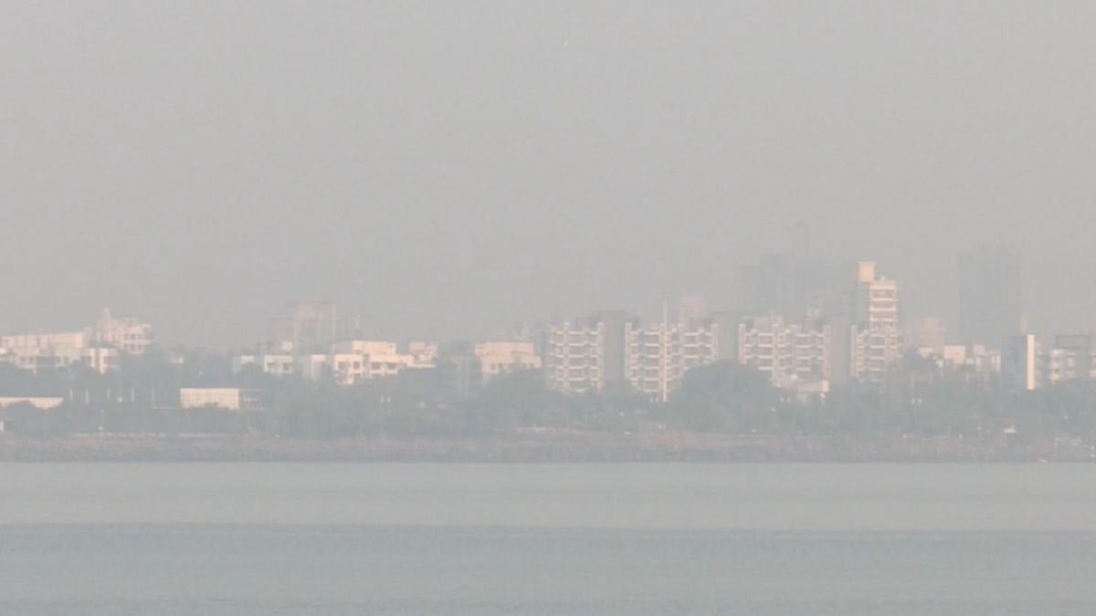 Mumbai Weather Update: City Wakes Up To Pleasant Winter Morning Overshadowed By Smog As Air Quality Remains In Unhealthy Zone At 256 