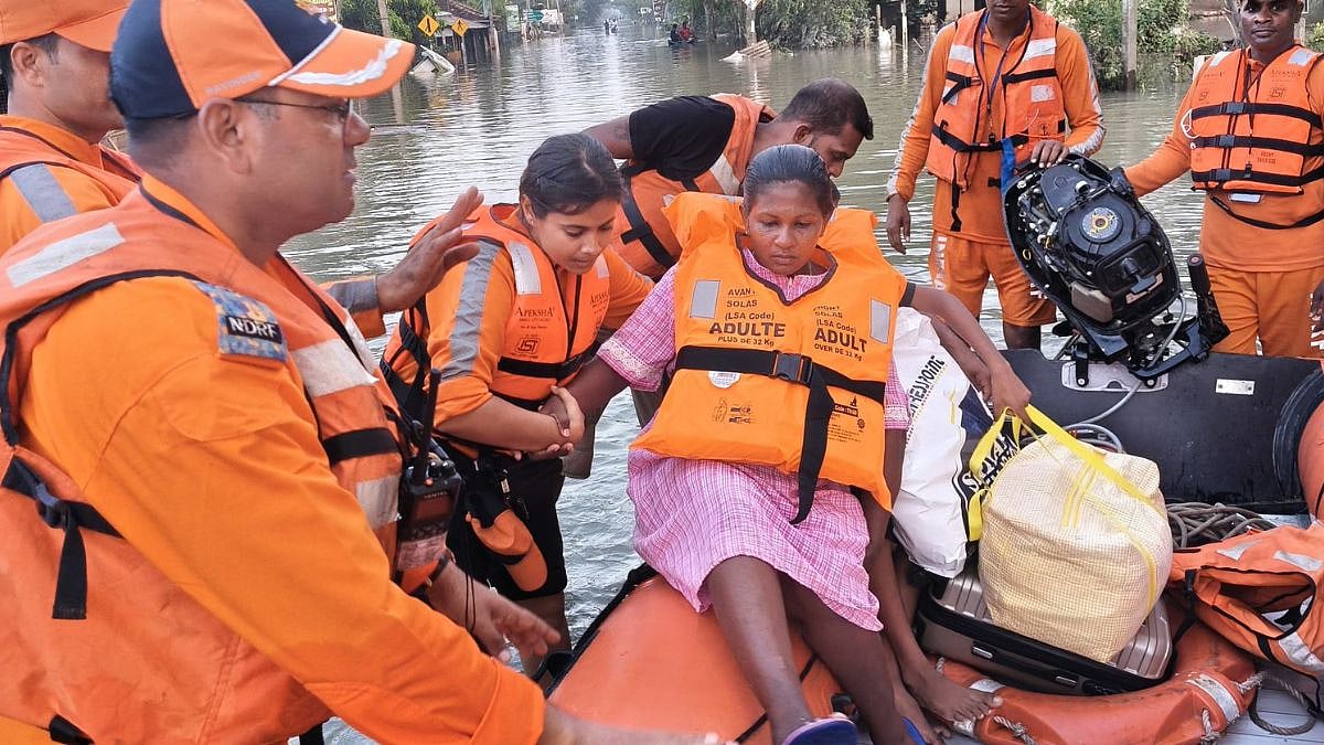 Indian Forces Evacuate 9-Month-Pregnant Woman In Flood-Hit Sri Lanka Amid Intensified Rescue Operations, Video Surfaces 