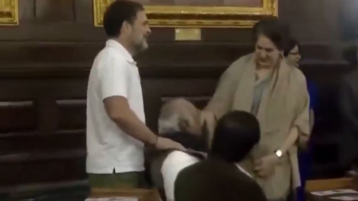 Watch: Rahul Gandhi Massaging Mallikarjun Kharge's Shoulders Inside Parliament