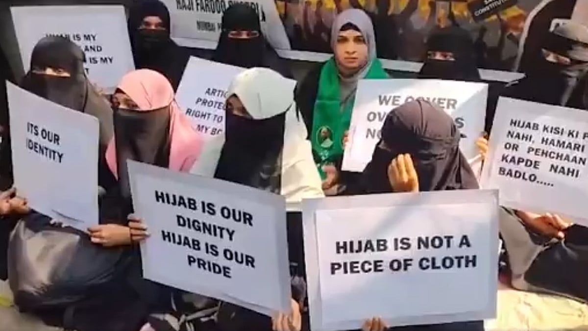 Mumbai: Female Students Begin Hunger Strike Over Burqa Ban At Goregaon's Vivek Vidyalaya 