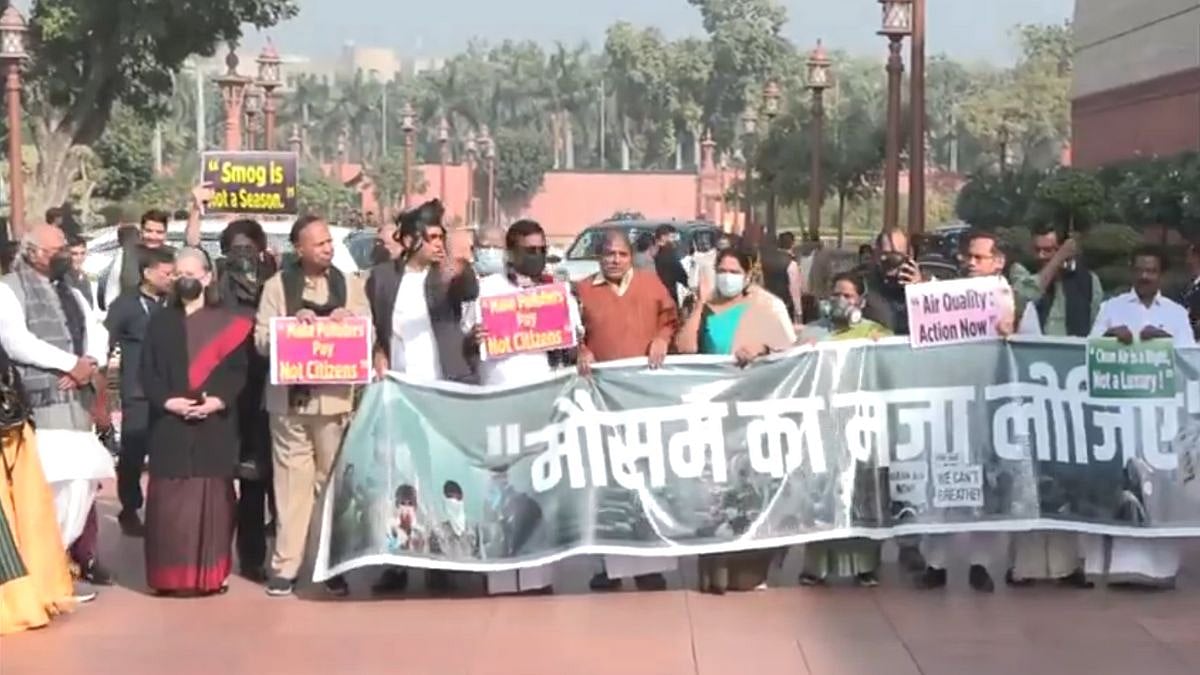 'Children Dying, Elderly Suffering': Opposition Protests At Parliament Over Govt's Inaction On Air Pollution Crisis - Videos 