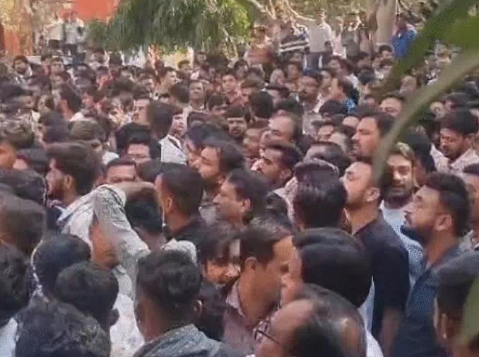 MP News: Obscene Video Case Triggers Bandh In Mandsaur; Two Youths Arrested; Protests, Blockade Grip Town |