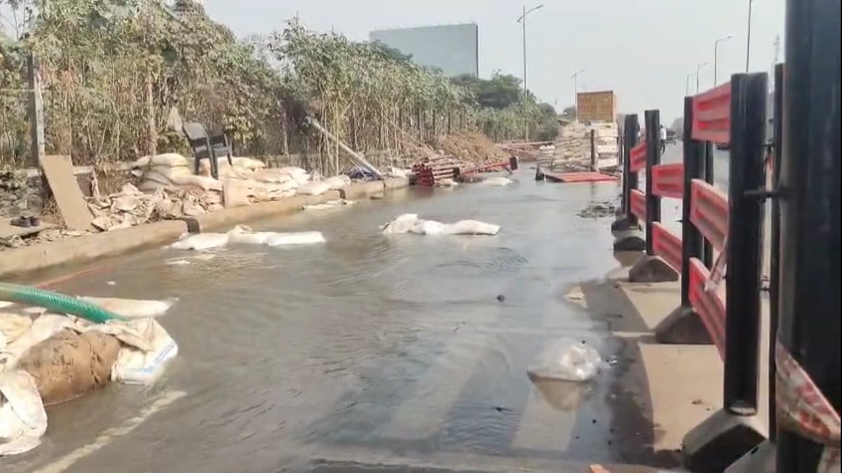 Major Water Pipeline Damaged During Gas Work |