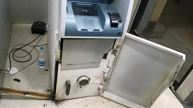 MP News: 6 Masked Men Uproot ATM In Katni Within 15 Minutes; Flee With ₹10 Lakh