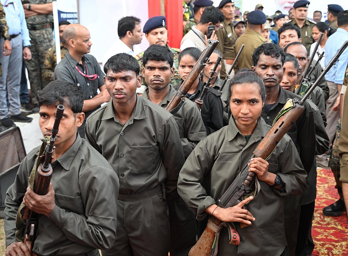 MP News: Naxalism Weakens With Surrender Of 10 Ultras; More Likely To Give Up Arms