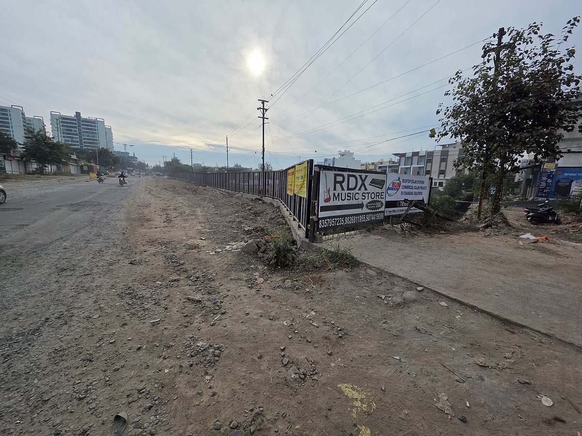 Indore News: ‘Underconstruction’ Since 2022, Tulsi Nagar–Vasundhara Complex Road Becomes Daily Struggle For Commuters |
