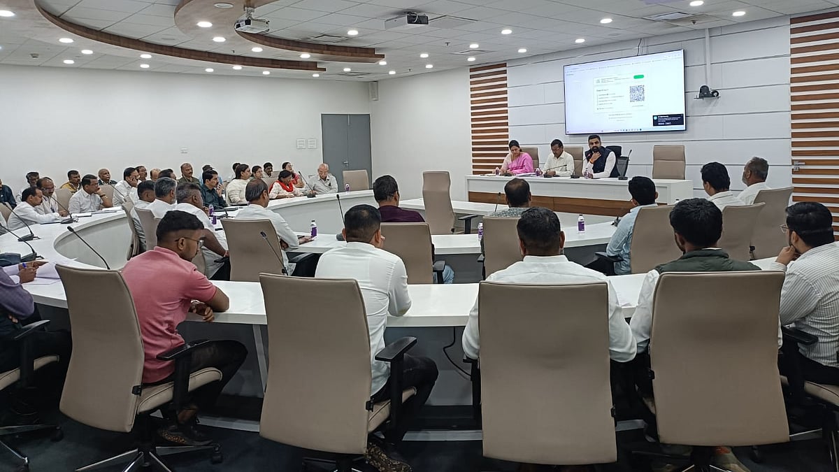 Purandar Airport: Pune District Collector Jitendra Dudi Meets Farmers, Assures Positive Action On Compensation Demands