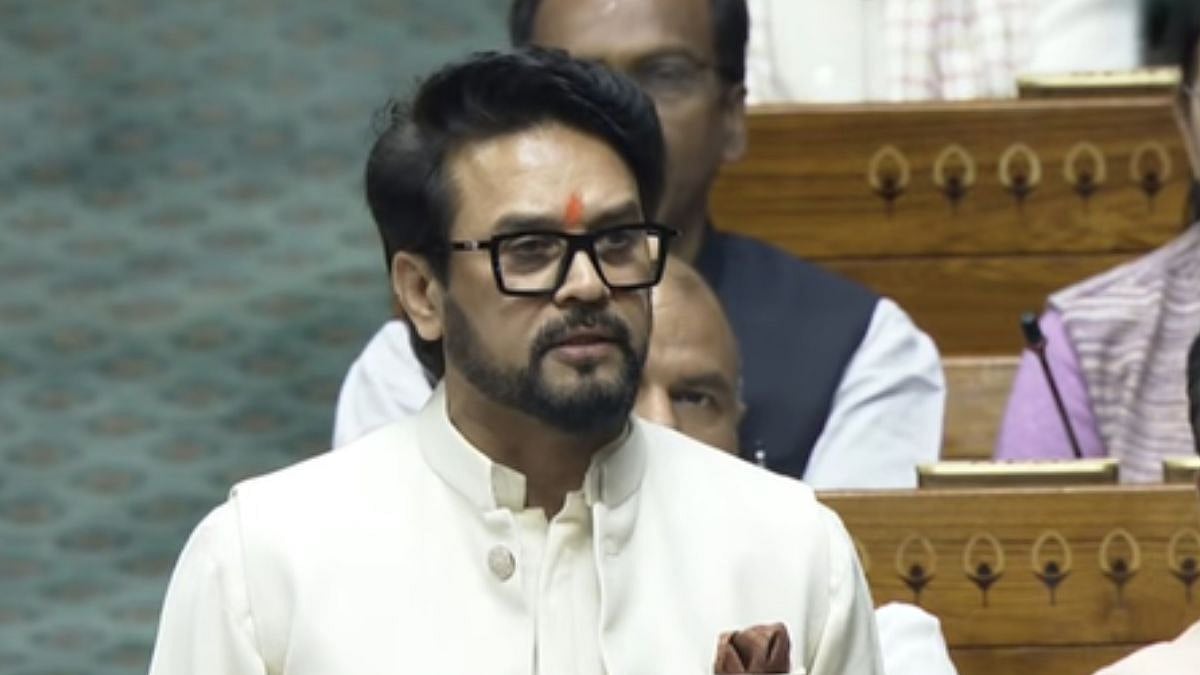 'TMC Ke Sansad Lagatar Pee Rahe Hain': Anurag Thakur Exposes Mamata Party MP Smoking E-Cigarette In Lok Sabha 