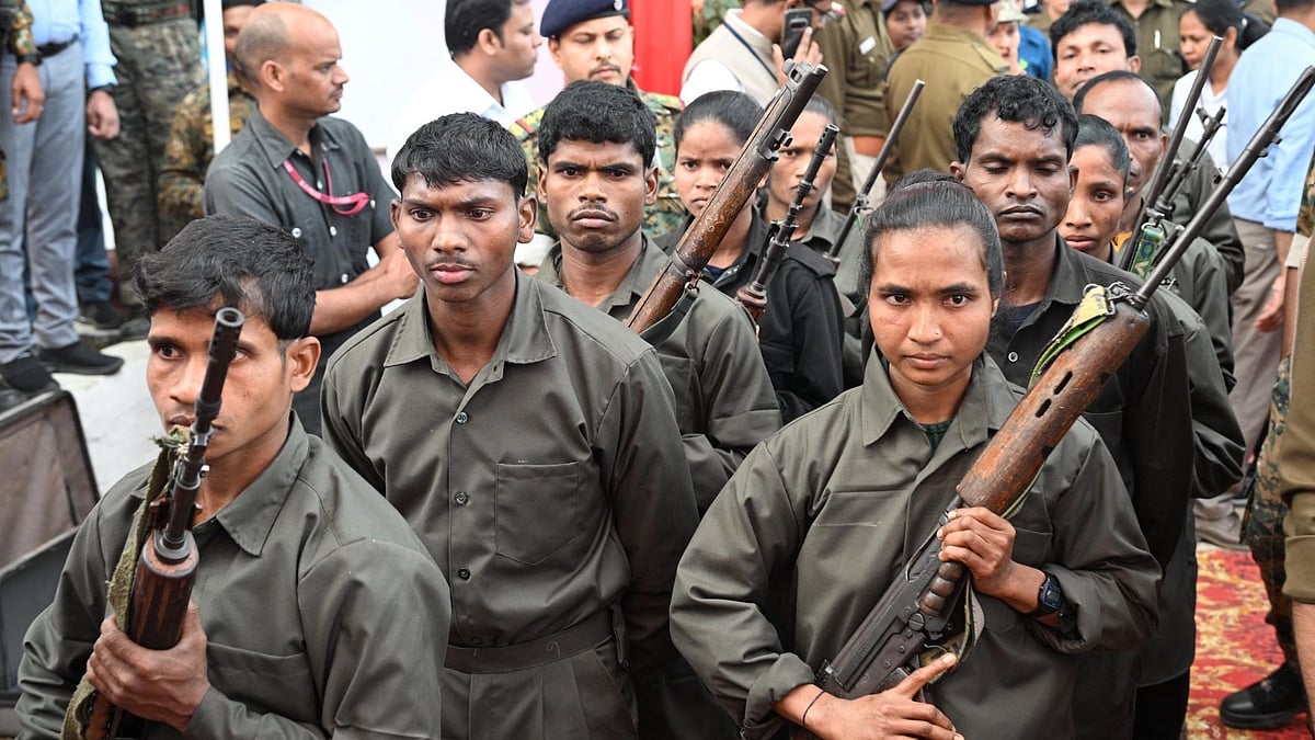 MP News: Clean-Out,10 Top Naxals Carrying Rs 2.36 Crore Bounty Lay Down Arms