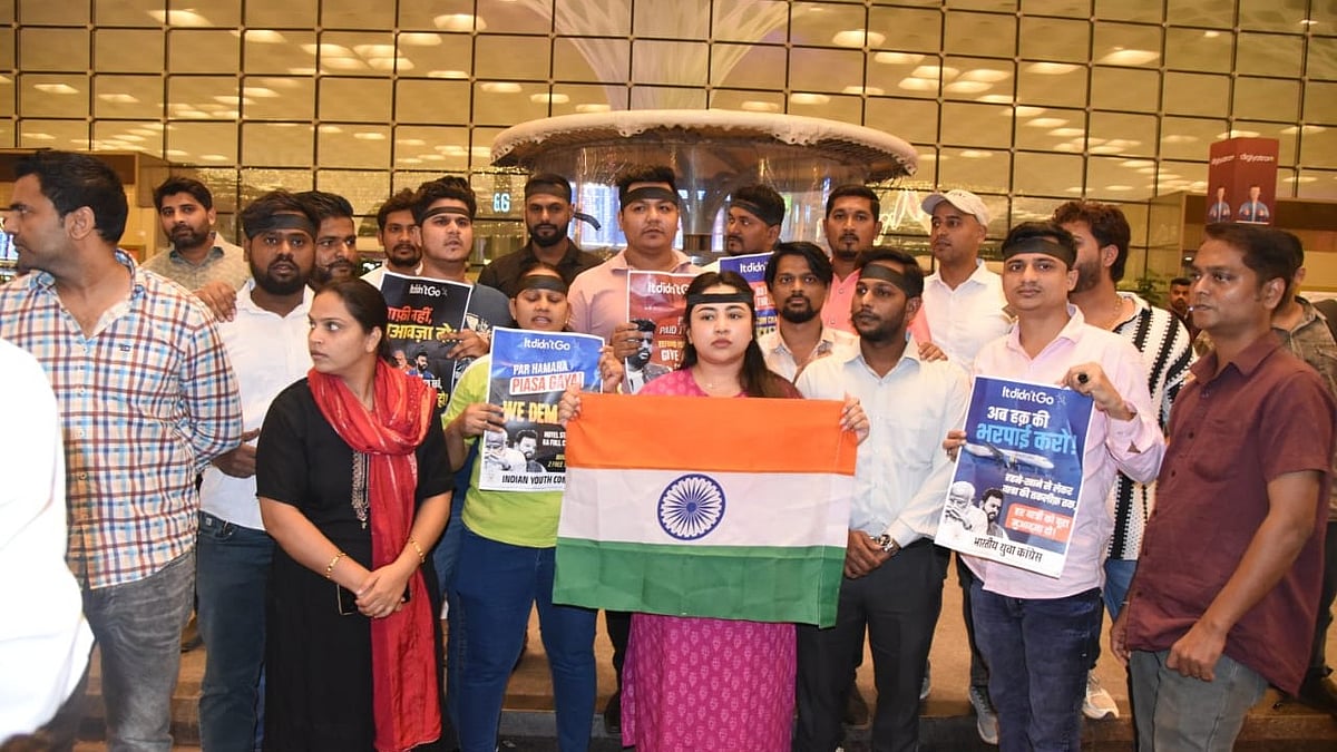 Mumbai Youth Congress Stages Airport Protest, Seeks Civil Aviation Minister’s Resignation Over...