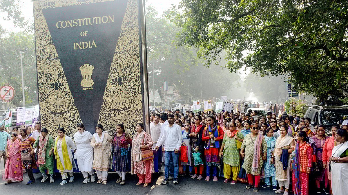VIDEO: TMC Protests In Kolkata & Delhi Over PM Modi’s ‘Bankim Da’ Remark