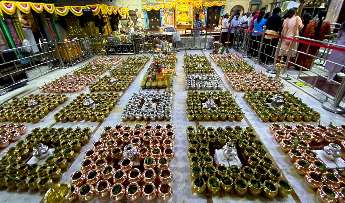 Matunga's Asthika Samaj Performs 1,008-Kalasam Ritual Ahead Of Maha Kumbhabhishekam Finale |