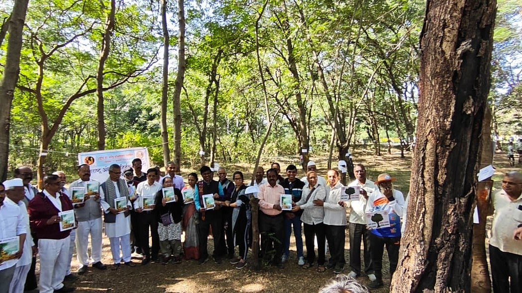 ANiS Holds Collective Protest Against Tapovan Tree Felling In Nashik |