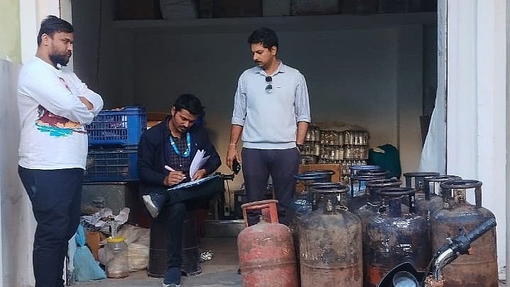 Indore News: Over 150 LPG Cylinders Stored Illegally, Four Locations Seized