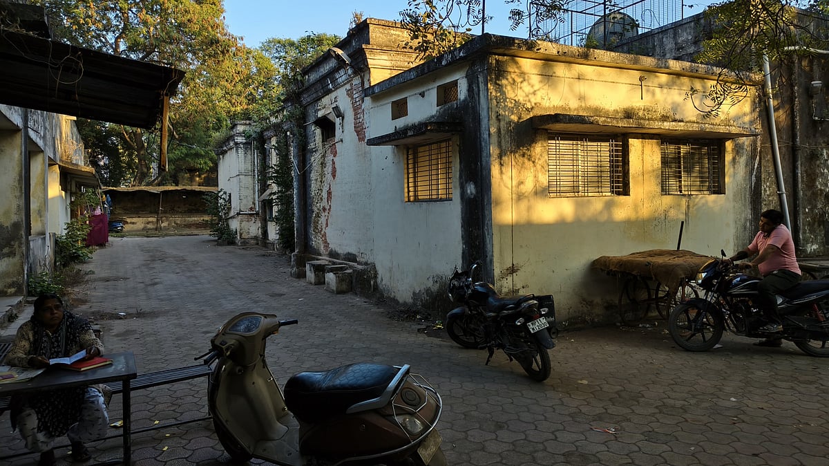 MP News: Senior Citizens Not Getting Geeta Bhawan Facility Due To Land Dispute In Manawar