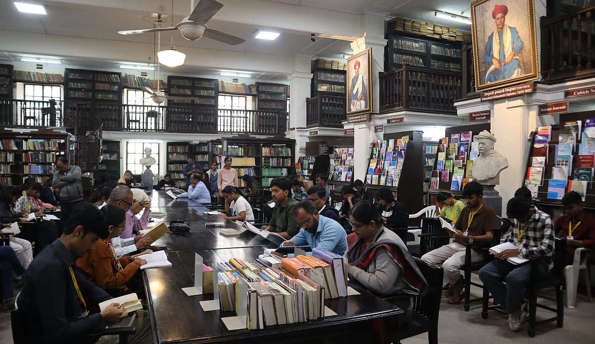 PHOTOS: 40,000 Readers Join ‘Shantata… Punekar Vachat Aahet’ Ahead Of Pune Book Festival 2025
