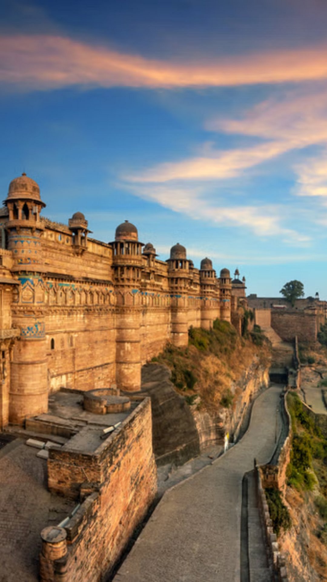 Gwalior 1-Day Itinerary To Experience A Perfect Blend Of History, Food, & Relaxation