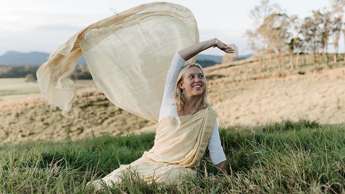 She's Australian, But India Has Her Heart! Meet Kirtan Singer Premanjali, Who Is Inspiring Millions With Her Devotional Voice