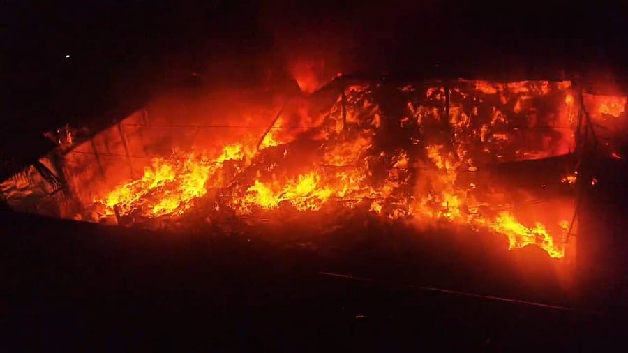 MP News: Massive Fire Breaks Out At Scrap Warehouse At Residential Area In Ratlam 