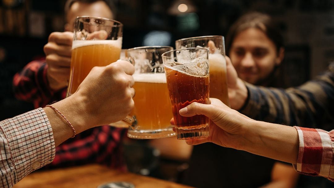 Beer Consumption Surges 39% In Jalgaon Amid Scorching Summer Heat; 25.35 Lakh Litres Consumed