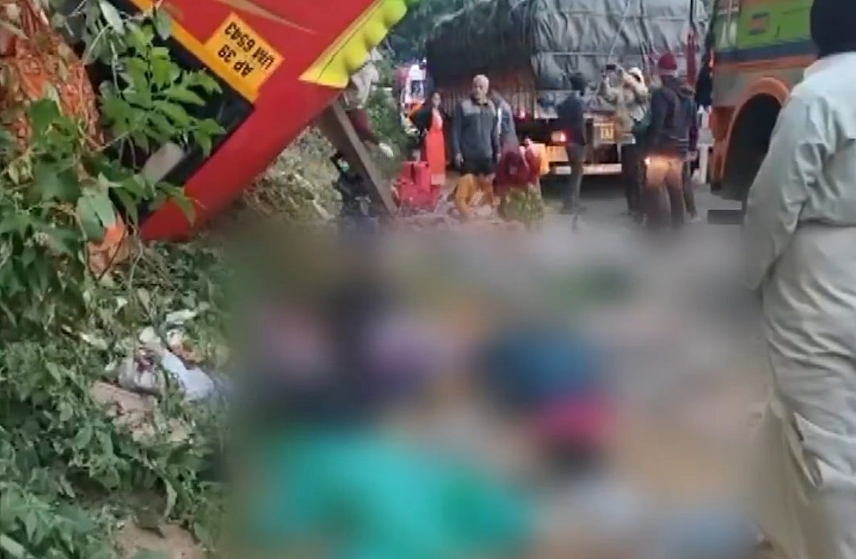 Andhra Pradesh Road Accident: 9 Dead, 22 Injured After Bus Skids Off Road, Falls Into Ravine; PM...
