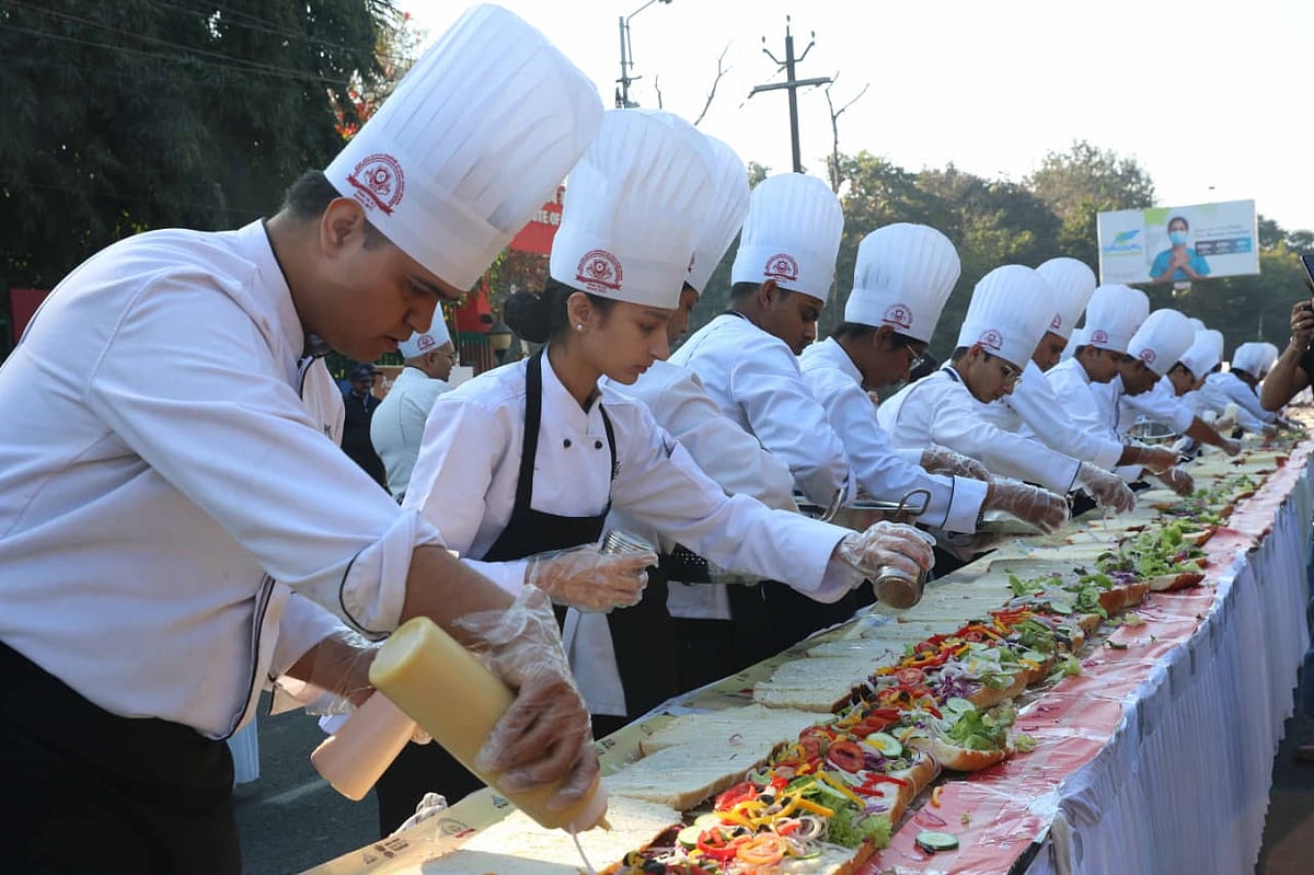Bhopal News: IHM Creates World Record With 269-Foot-Long, 8-Inch-Wide Sandwich; Limca Team Registers Feat