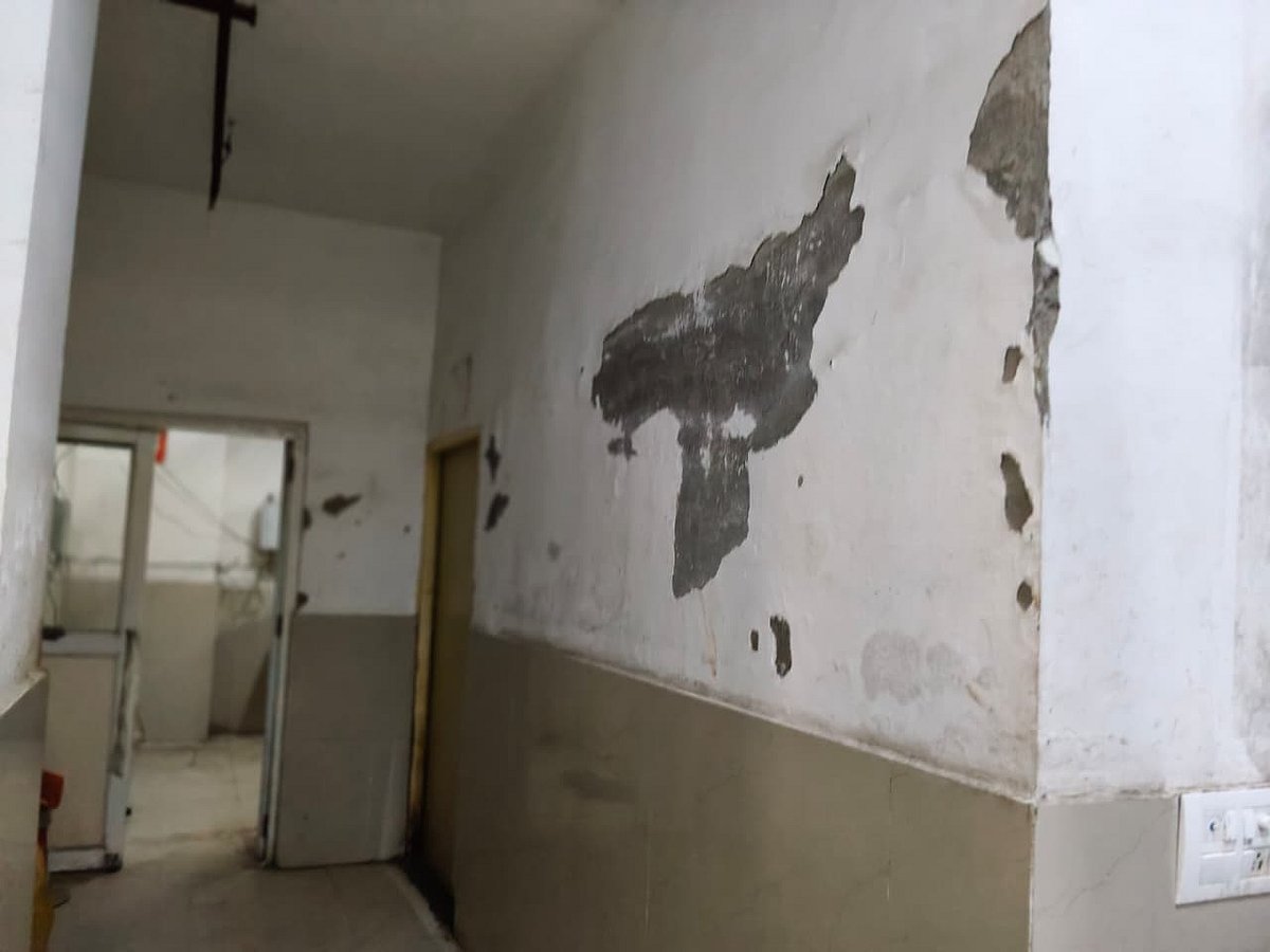 Wall erosion in some parts of the hospital