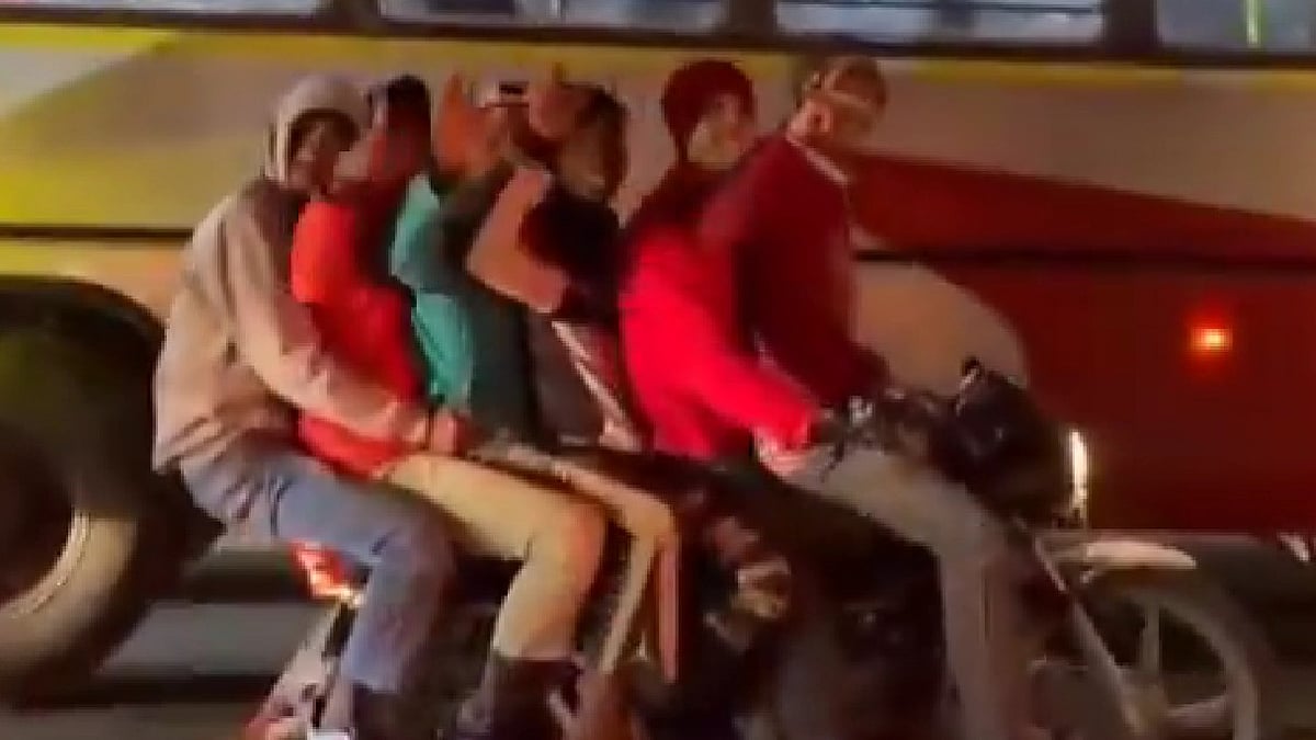 Video: 6 Youths Spotted Riding On One Bike In Delhi, Shows Victory Sign To Onlookers; No Action By Police Yet