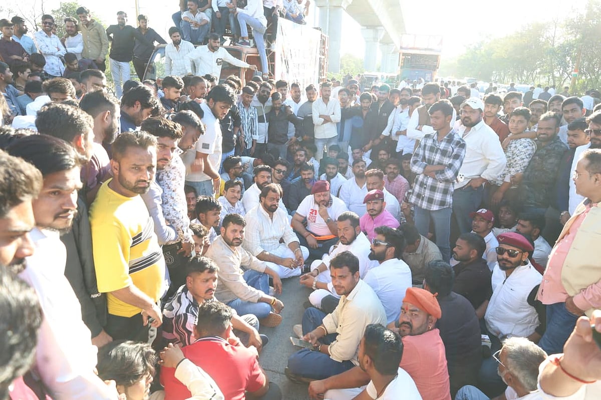 Indore News: Karni Sena Stages Protest After Being Stopped From Taking Out Rally