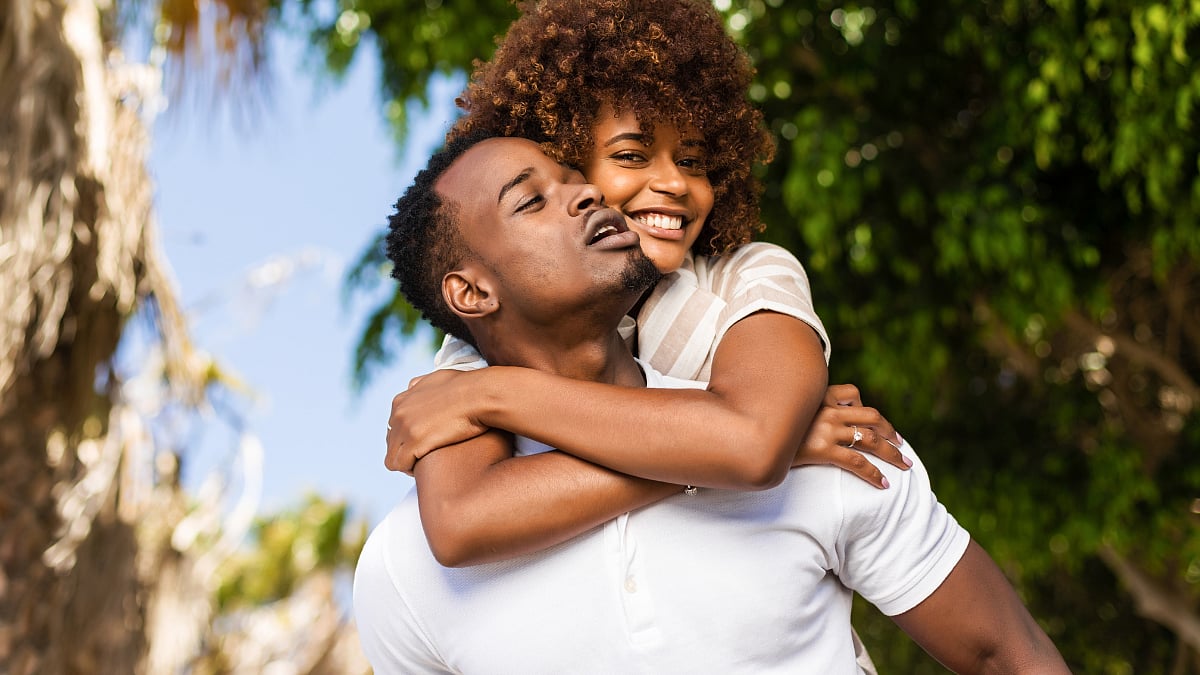 Top Dating Trends Of 2025: How Nanoship, Shrekking & Banksying Ruled Relationship Charts