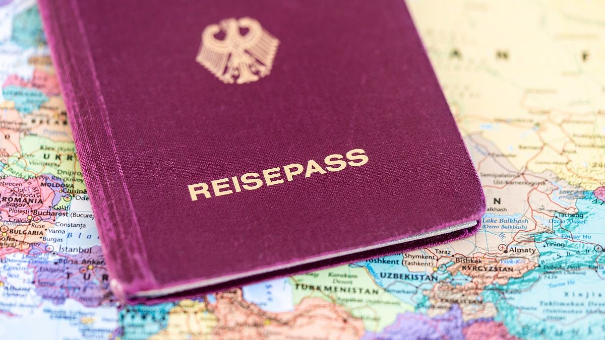 Mumbai Police Recover German Tourist’s Lost Passport Within An Hour Of Registering Complaint 