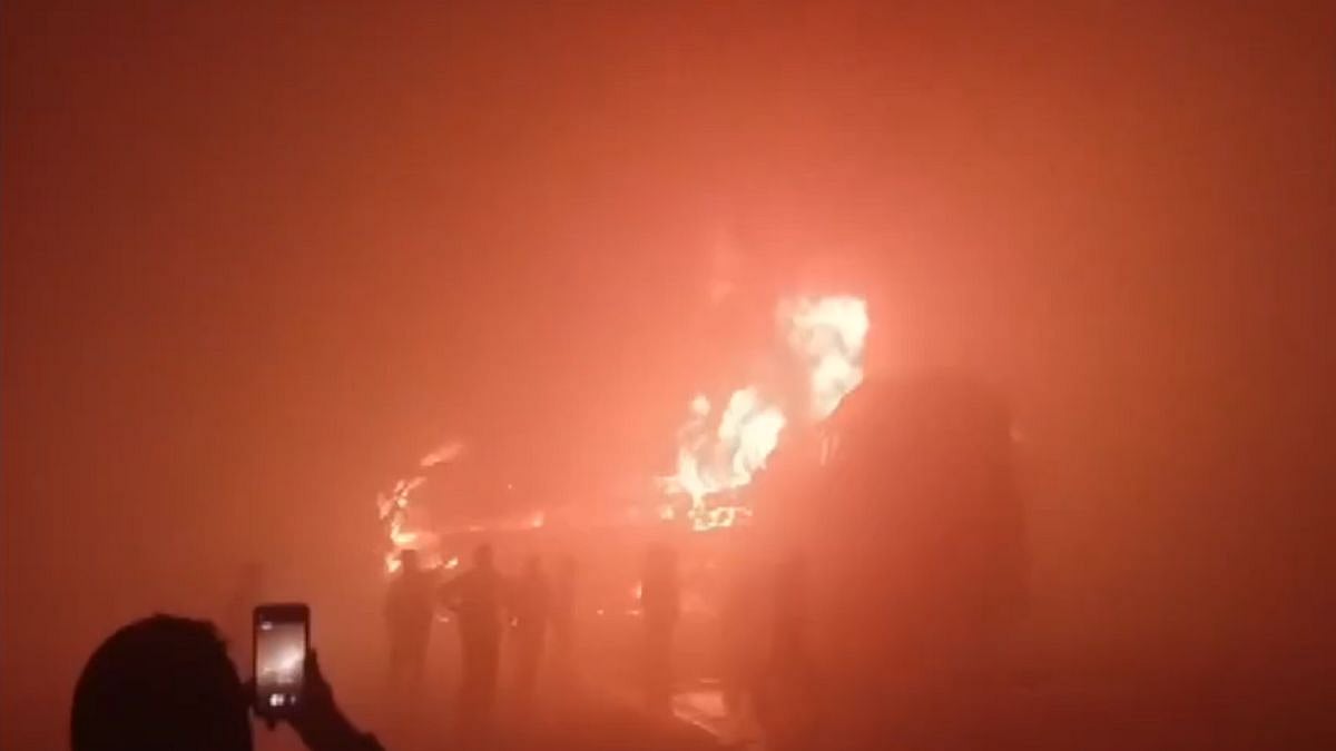 Uttar Pradesh: Multiple Buses Catch Fire On Delhi–Agra Expressway In Mathura; Casualties Feared, Videos Surface | ANI