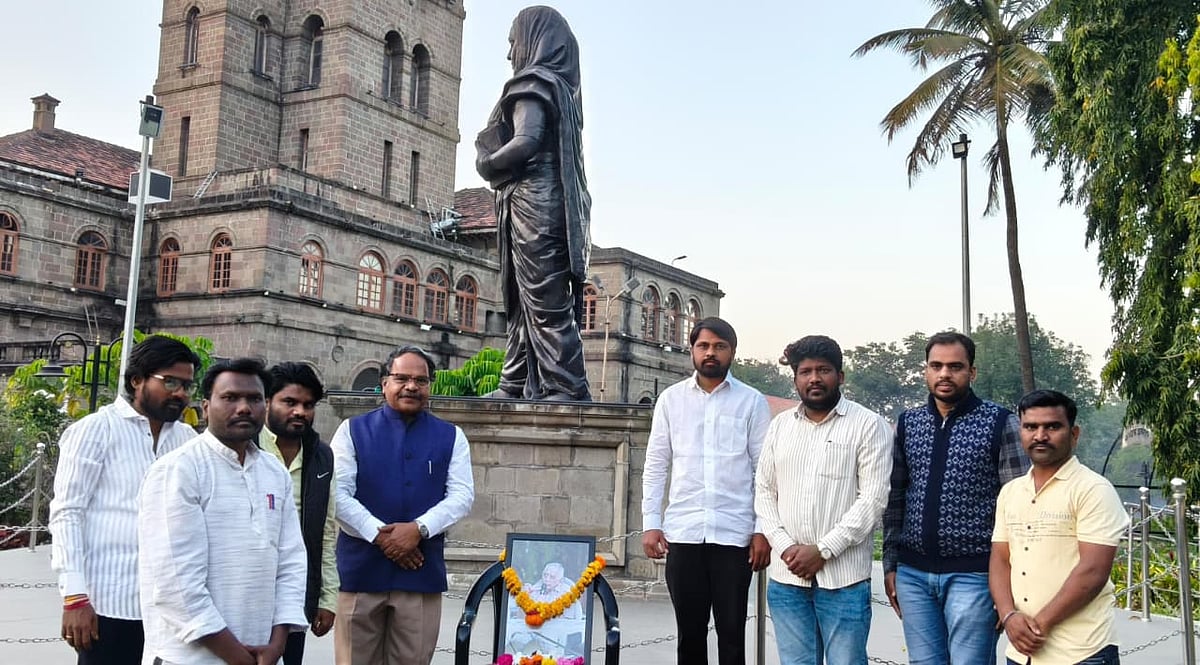 Progressive Student Groups Pay Tribute To Dr Baba Adhav At Savitribai Phule Pune University