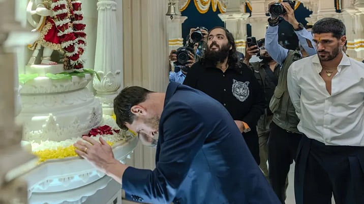 'Jai Mata Di': Lionel Messi Chants Divine Slogan During Maha Aarti At Vantara Temple With Anant Ambani | VIDEO 