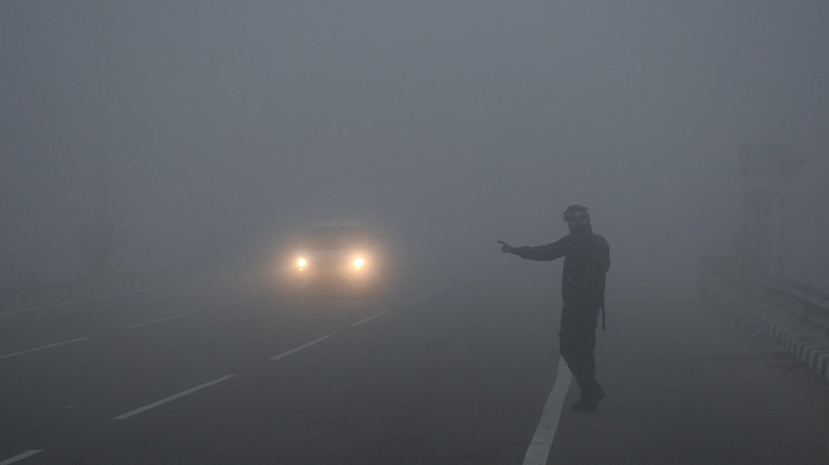 Severe Cold Wave Grips Uttar Pradesh As Mercury Drops By 5 Degrees, Dense Fog Blankets 19 Districts