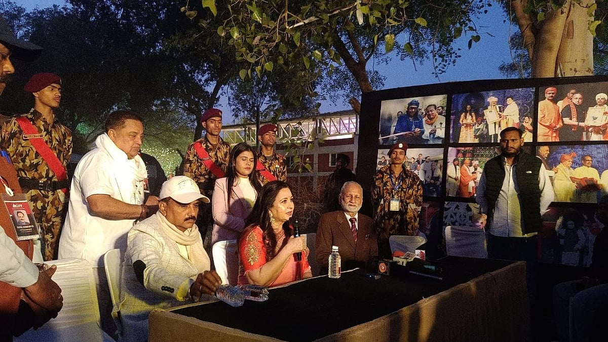 MP News: Veteran Actress Poonam Dhillon Visits Khajuraho, Encourages Youth To Pursue Art