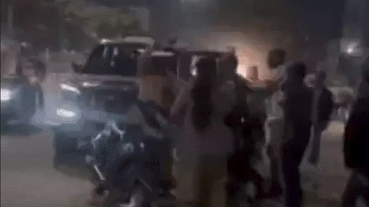 MP News: Women Passengers Thrash Two Men With 'Chappals' For Teasing Girl & Passing Lewd Comments At...