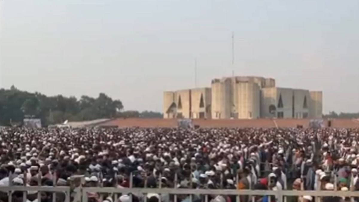 Bangladesh: Massive Crowd At Osman Hadi's Funeral In Dhaka; Muhammad Yunus Present - VIDEO 