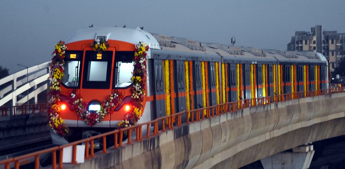 MP News: Bhopal Metro Rolls Out; Citizens Expected To Rush In Big Number On Sunday To Enjoy Metro...
