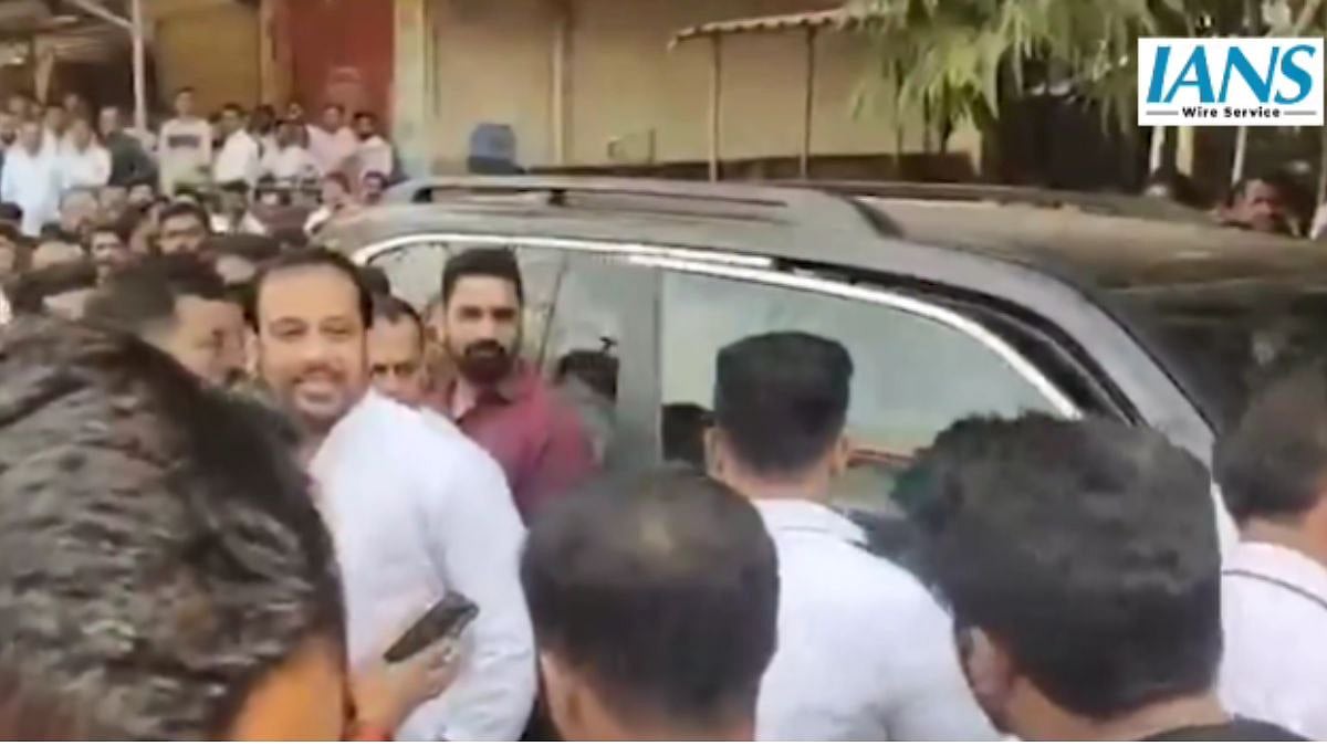 Maharashtra Civic Polls: Tukaram Mhatre Secures Clear Victory In Badlapur's Danapur Ward No 1; Party Workers Celebrate | VIDEO 