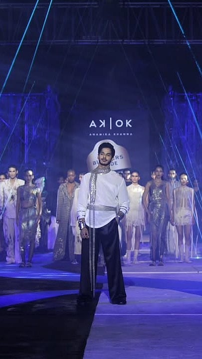 Fans In Love With Ishaan Khatter's Ramp Look At Anamika Khanna's Show In Kolkata