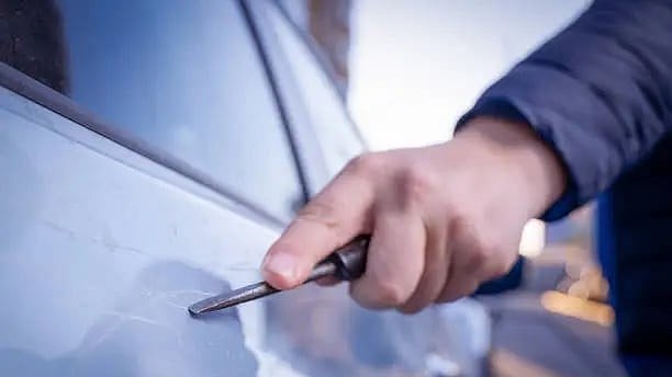 Incidents of car-related fraud are on the rise in Mumbai, prompting concerns among vehicle owners and buyers alike. | Representative image