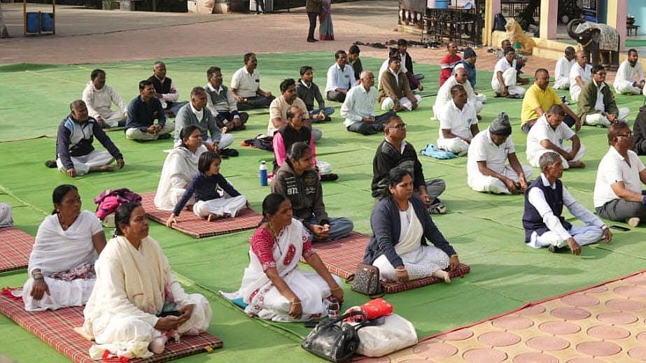 Chhatrapati Sambhajinagar: Group Meditation Marks International Meditation Day At Bauddha Leni