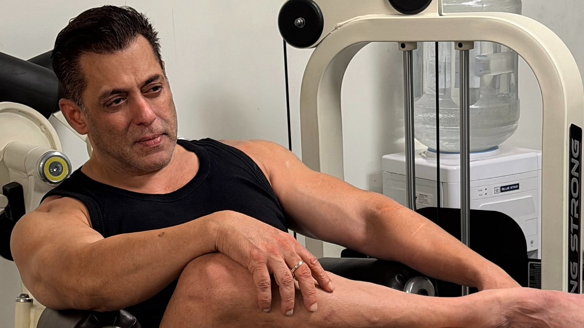 Salman Khan Flaunts His Muscles, Wishes To Look The Same When He Turns 60; Fans Say, 'Ageing Like Fine Wine' 