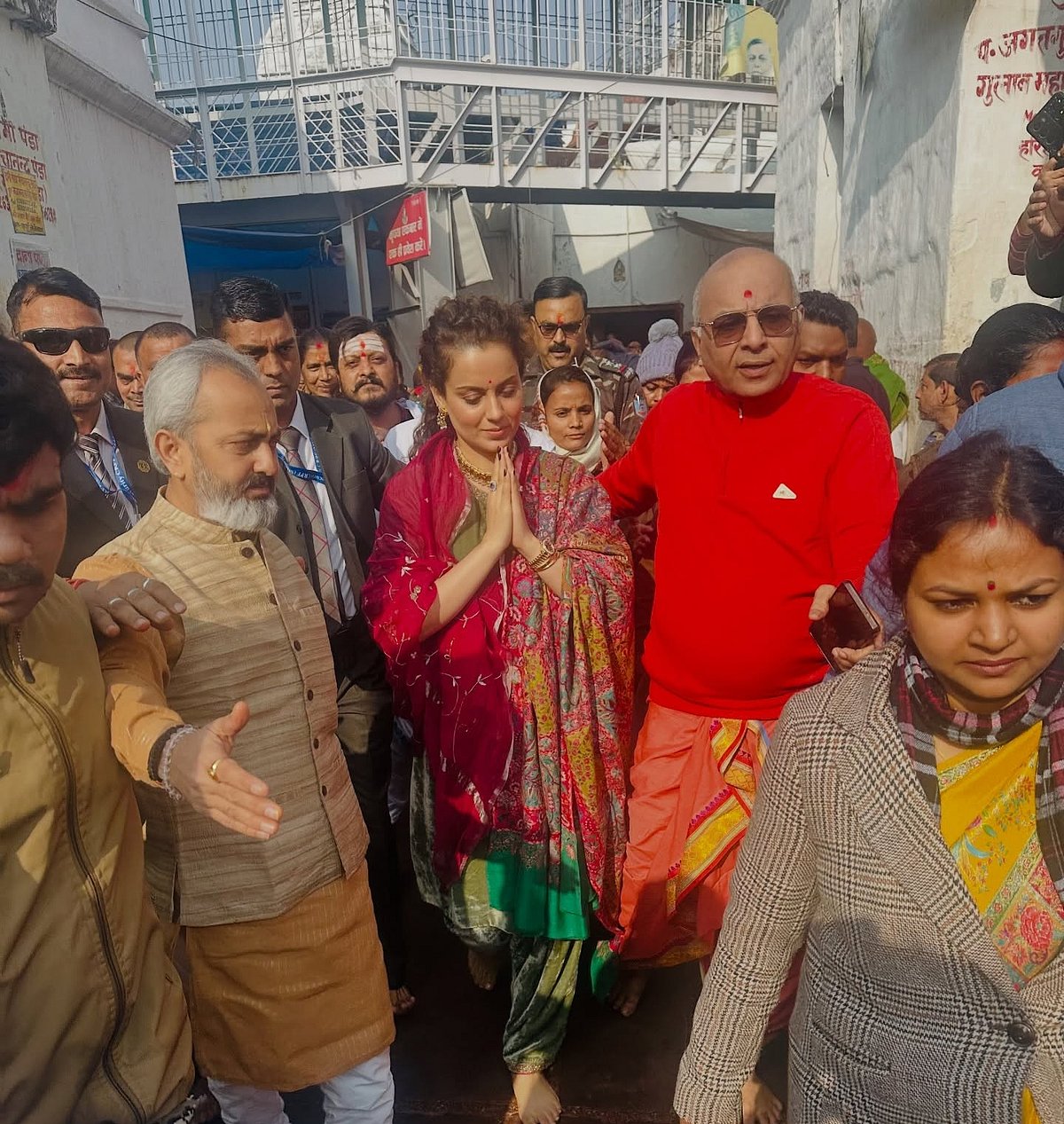 Kangana Ranaut Seeks Blessings At Vaidyanath Jyotirlinga & Vasuki Dham