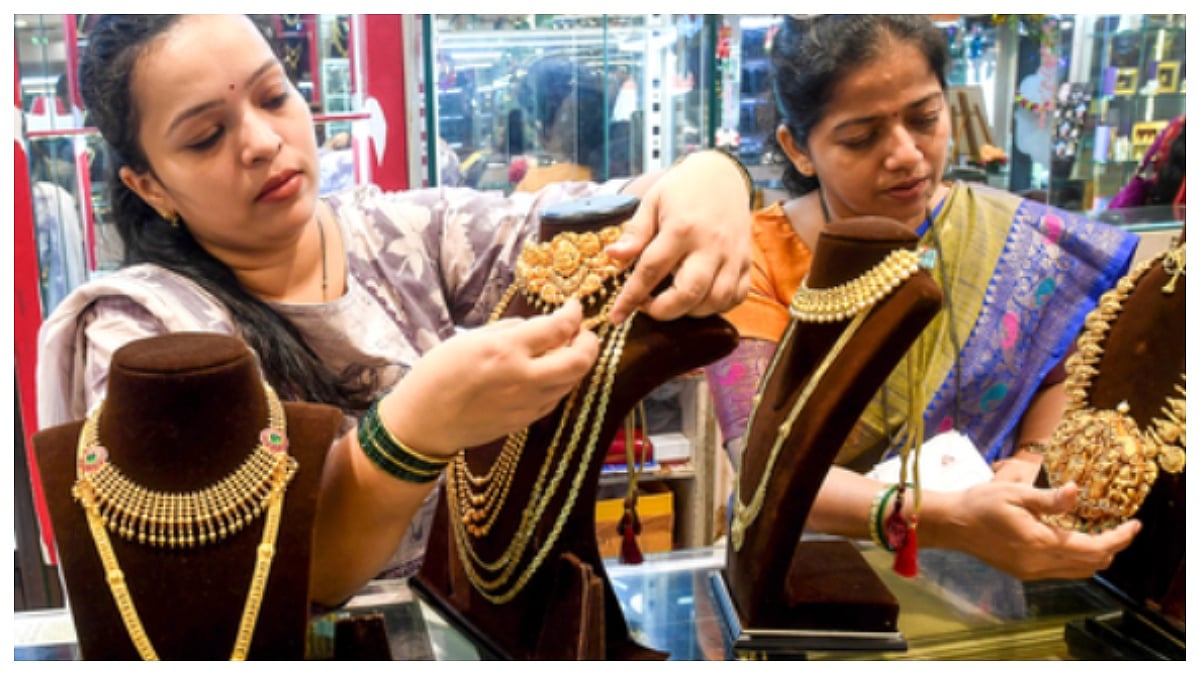 Gold Shines as Investors Seek Safety. |