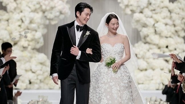 Shin Min Ah And Kim Woo Bin's Seoul Wedding Photos Go Viral: The Bride Wore A Beautiful Elie Saab Gown 