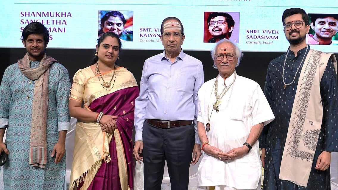 Legendary Vocalist Dr T V Gopalakrishnan Honoured With Sri Shanmukhananda National Eminence Award