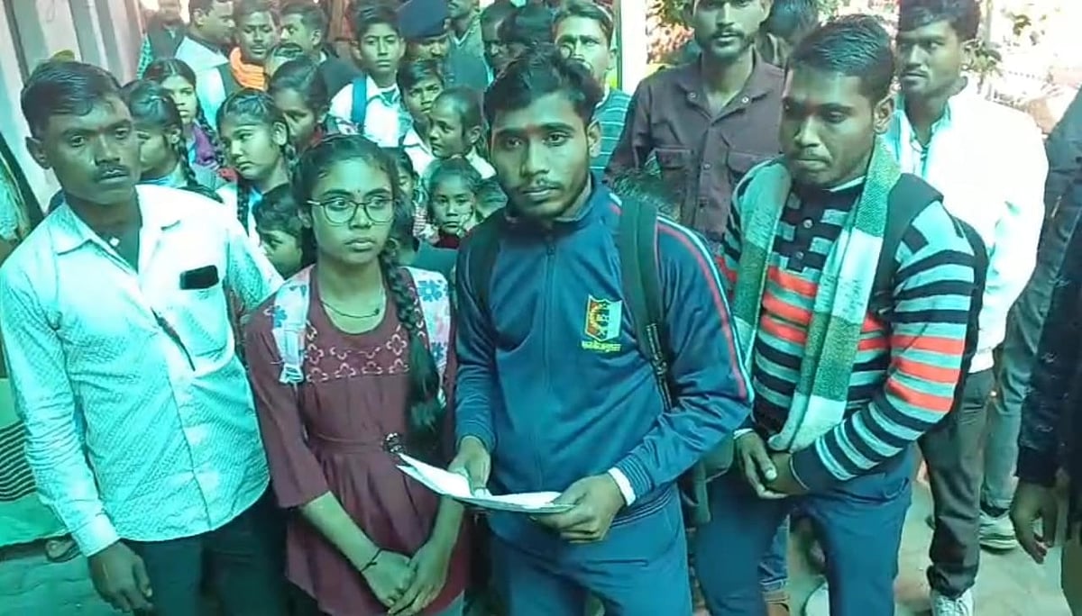 MP News: Students Reach Collectorate Over Power Cuts Lasting Over 14 Hours In Chhatarpur Ahead Of...