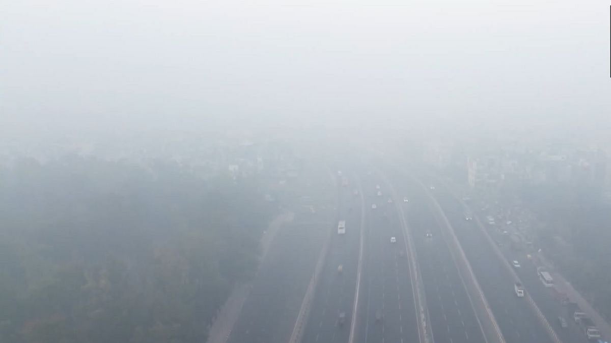 Delhi-NCR Shrouded In Thick Fog, Air Quality Hits 'Very Poor' Category 